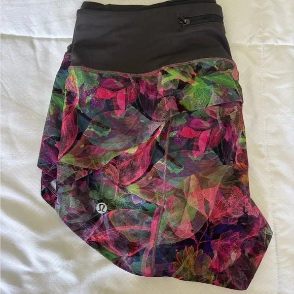Lululemon speed up low-rise lined short vivid floral tone multi graphite gray - Picture 6 of 7